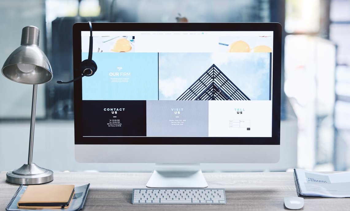 sticky header website